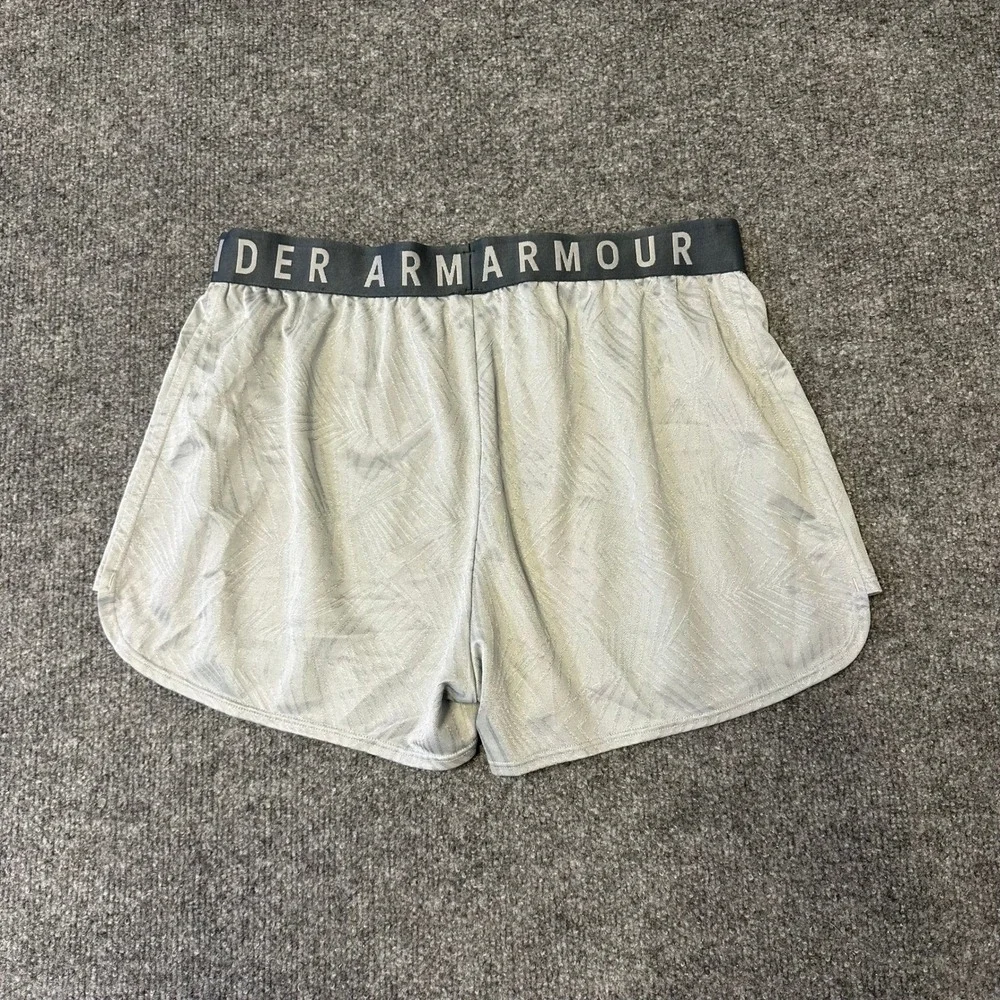 Under Armour Shorts Womens Size M Grey Geometric Athletic Running HeatGear Gym